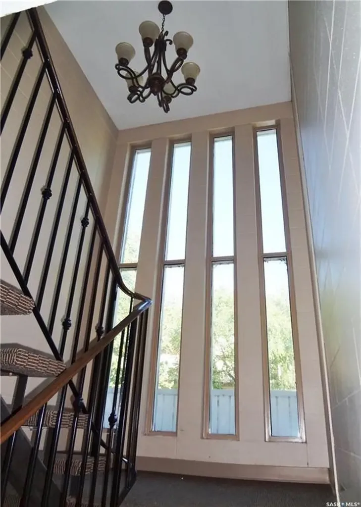 1223 7th Avenue N Saskatoon SK S7K 2W1
