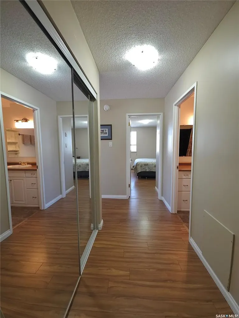 1223 7th Avenue N Saskatoon SK S7K 2W1