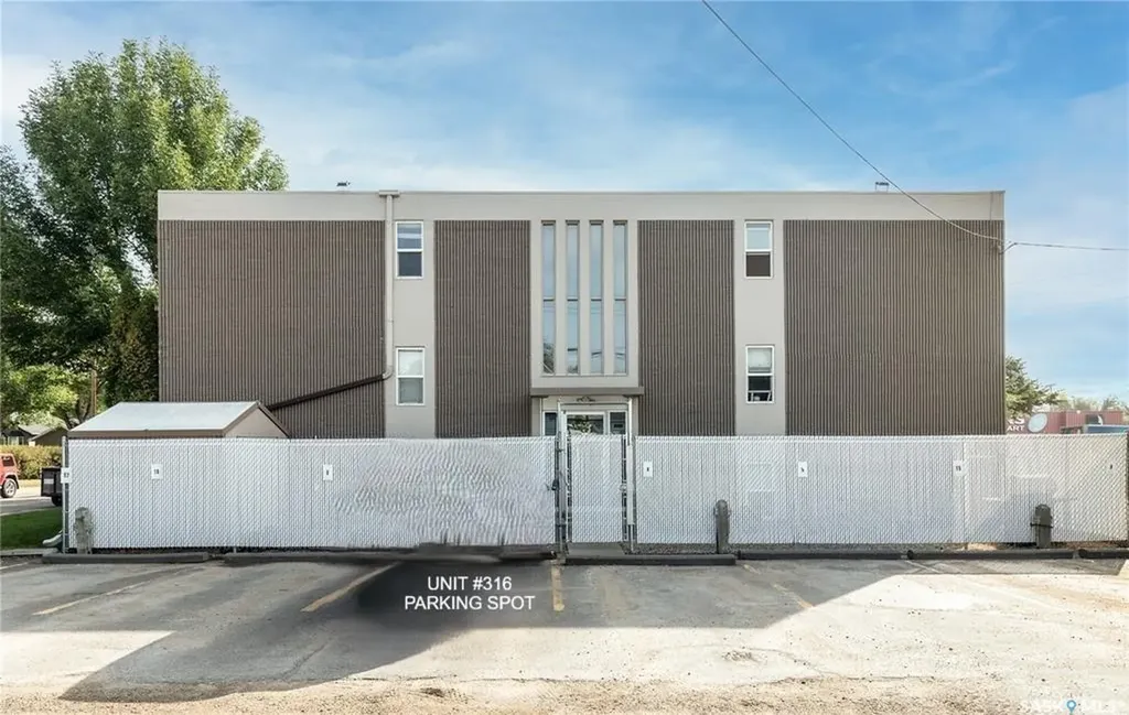 1223 7th Avenue N Saskatoon SK S7K 2W1