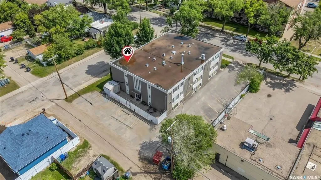 1223 7th Avenue N Saskatoon SK S7K 2W1