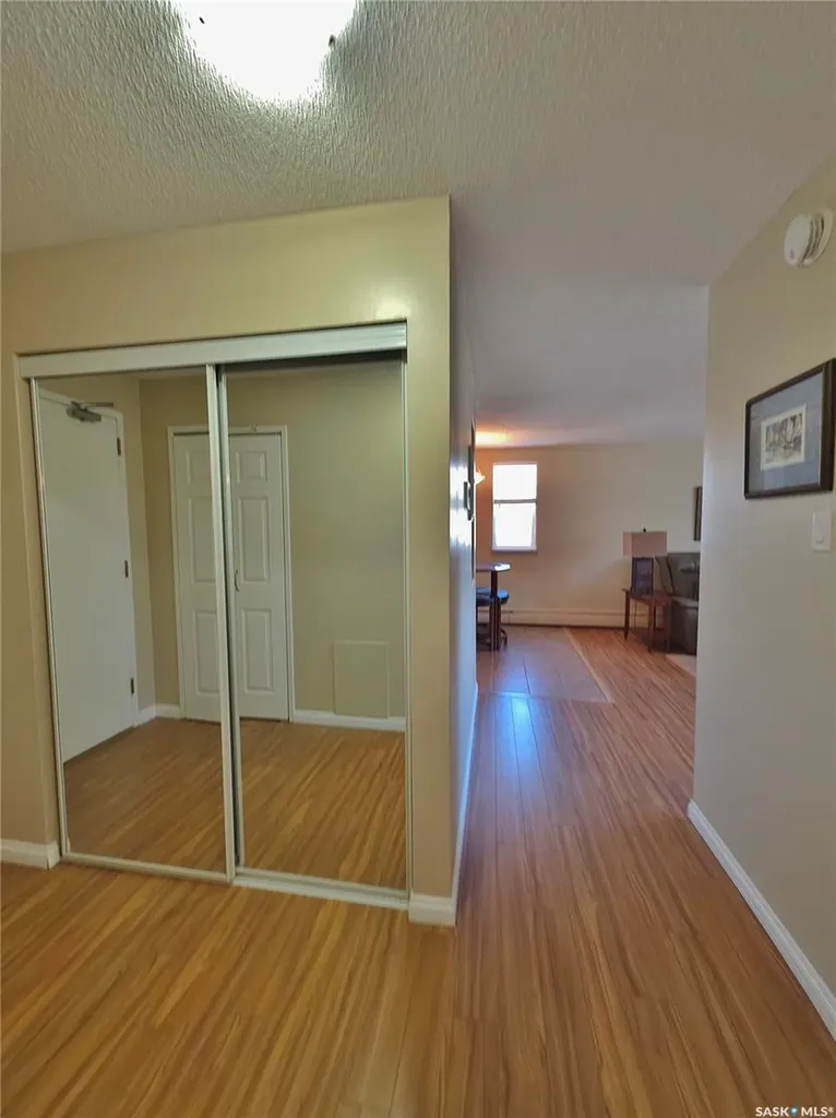 1223 7th Avenue N Saskatoon SK S7K 2W1