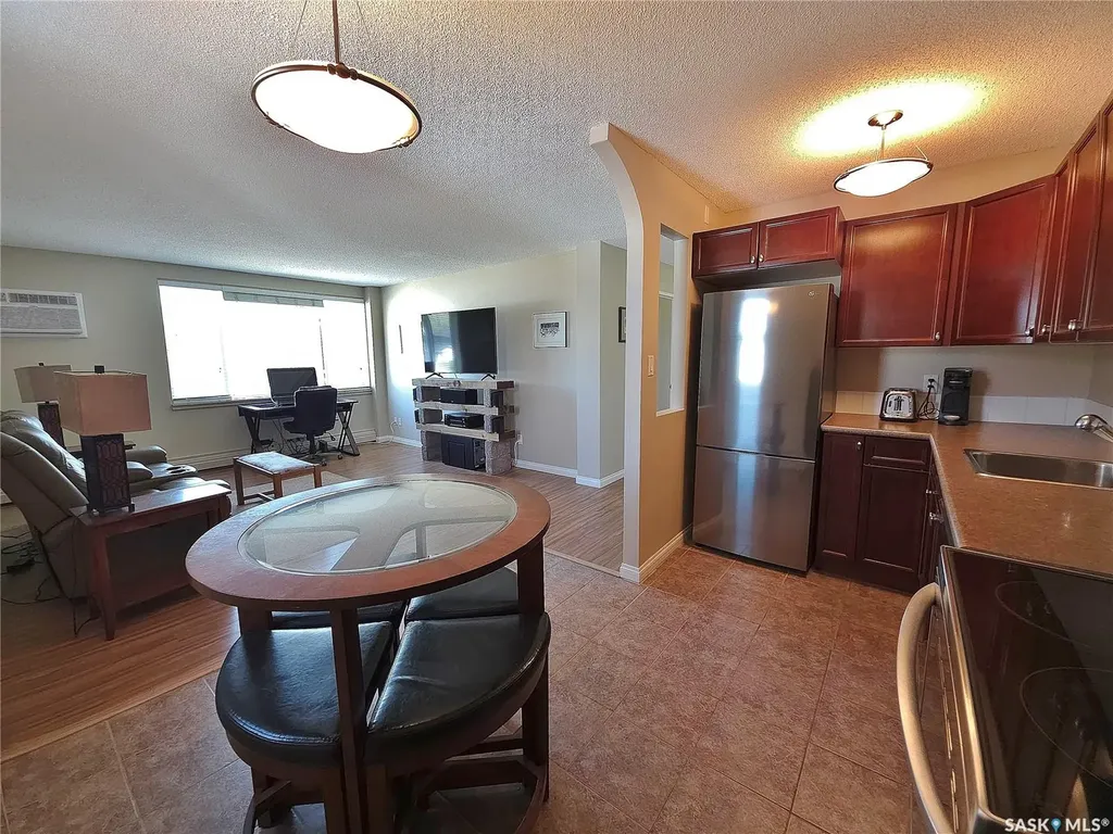 1223 7th Avenue N Saskatoon SK S7K 2W1