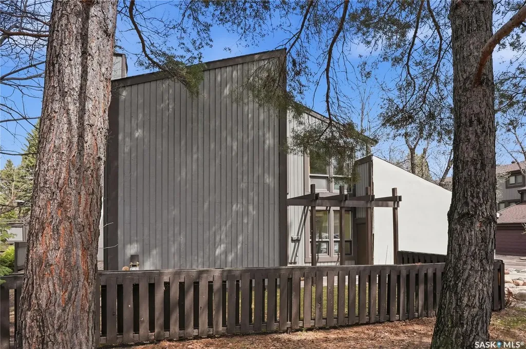 455 Pinehouse Drive Saskatoon SK S7K 5X1
