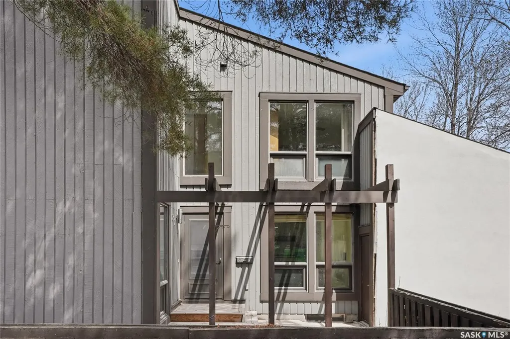 455 Pinehouse Drive Saskatoon SK S7K 5X1