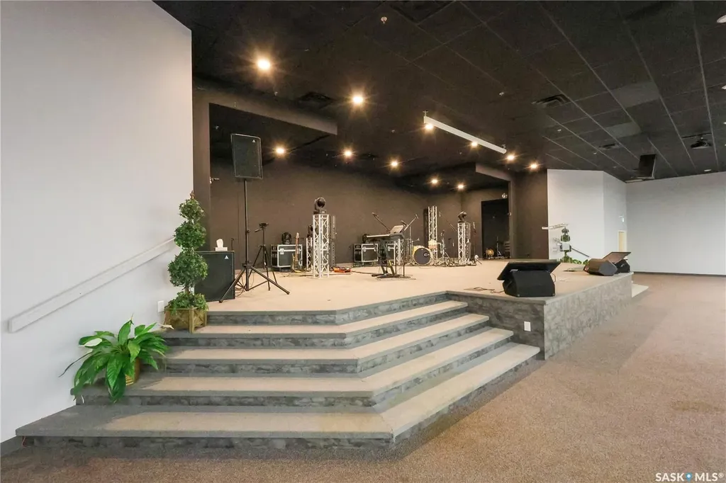 888 Central Avenue Prince Albert SK S6V 4V1