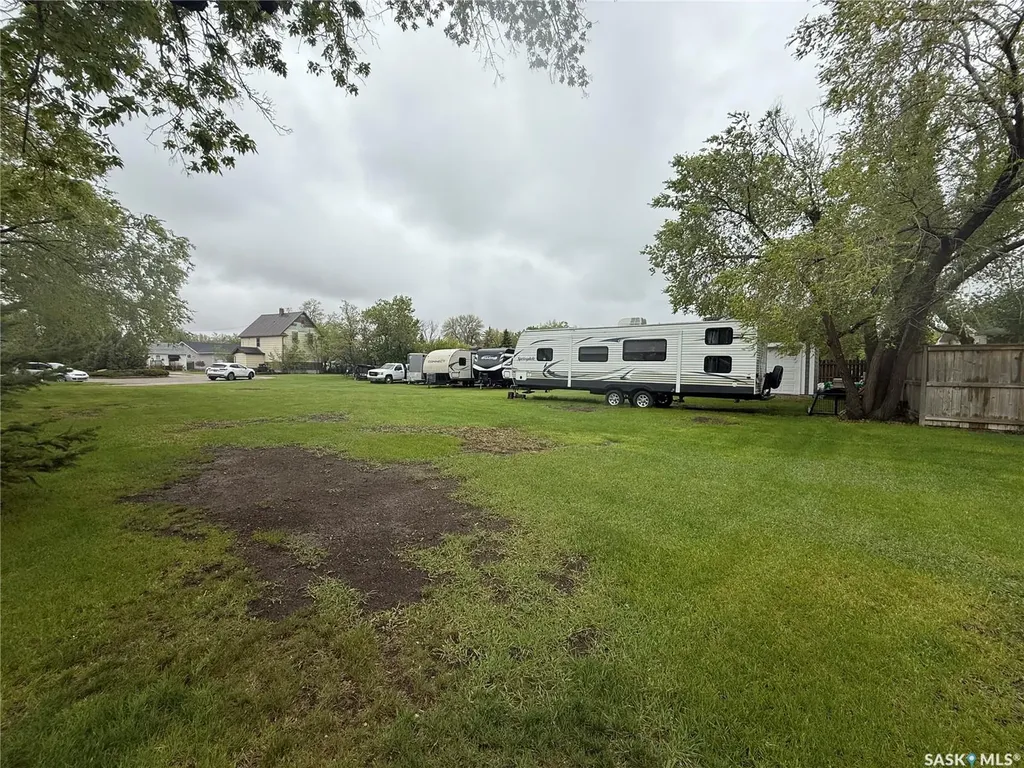 787 Hartney Avenue Weyburn SK S4H 1H7