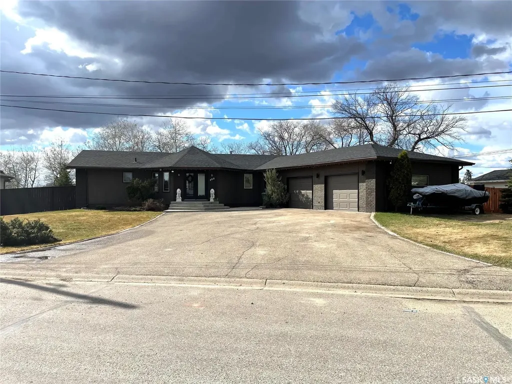 408 Macdonald Street Nipawin SK S0E 1E0