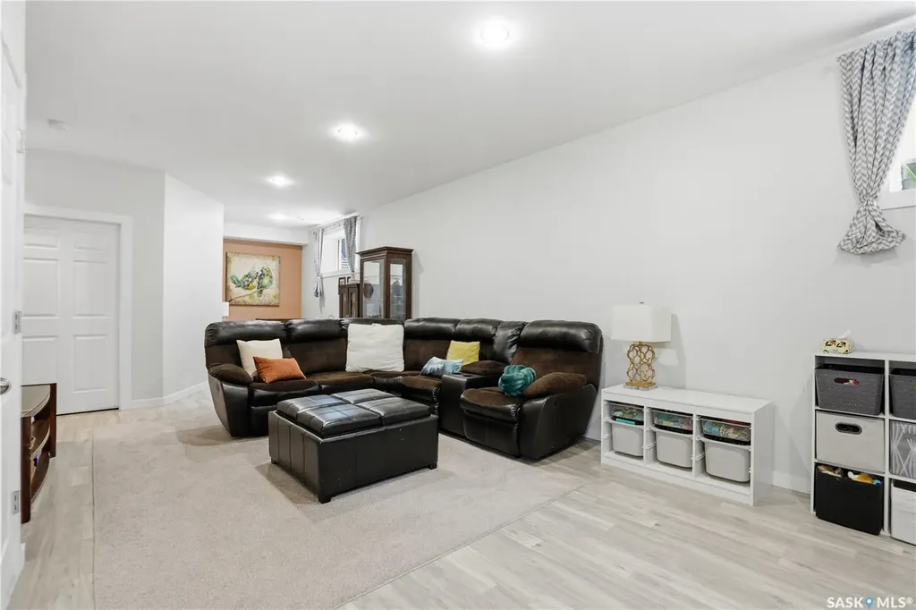431 Eaton Lane Saskatoon SK S7V 0H5