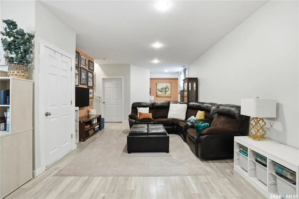 431 Eaton Lane Saskatoon SK S7V 0H5