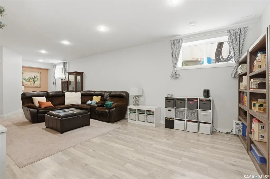 431 Eaton Lane Saskatoon SK S7V 0H5