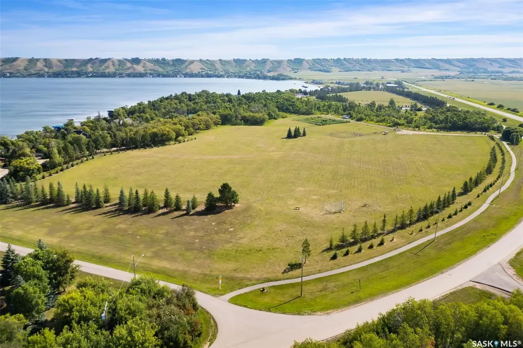 629 Berry Hills Road Katepwa Beach SK S0G 1S0