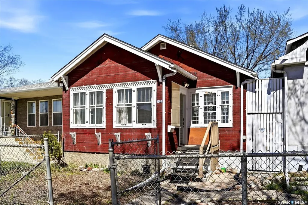 1206 Victoria Avenue Regina SK S4P 0N9