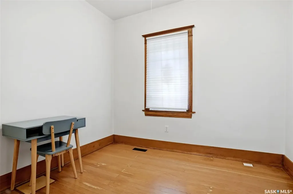 1206 Victoria Avenue Regina SK S4P 0N9