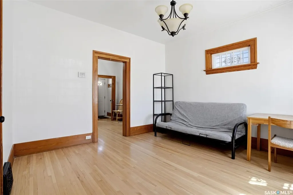 1206 Victoria Avenue Regina SK S4P 0N9