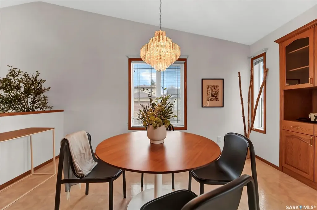735 Fairbrother Avenue Saskatoon SK S7S 1H8