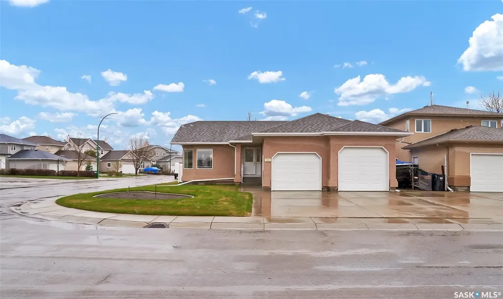 735 Fairbrother Avenue Saskatoon SK S7S 1H8