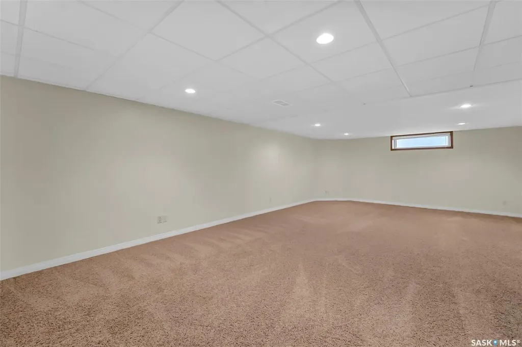 735 Fairbrother Avenue Saskatoon SK S7S 1H8