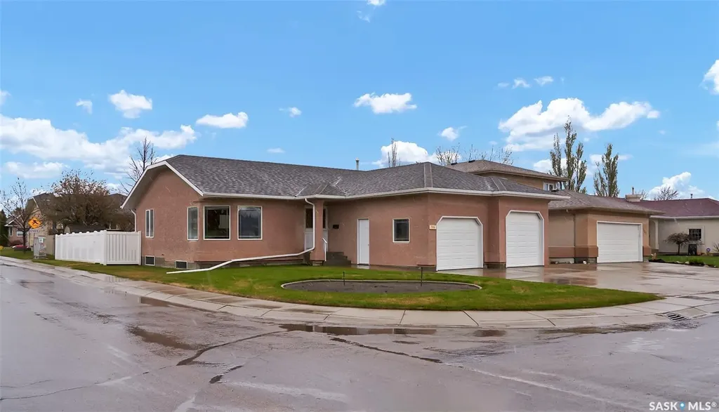 735 Fairbrother Avenue Saskatoon SK S7S 1H8