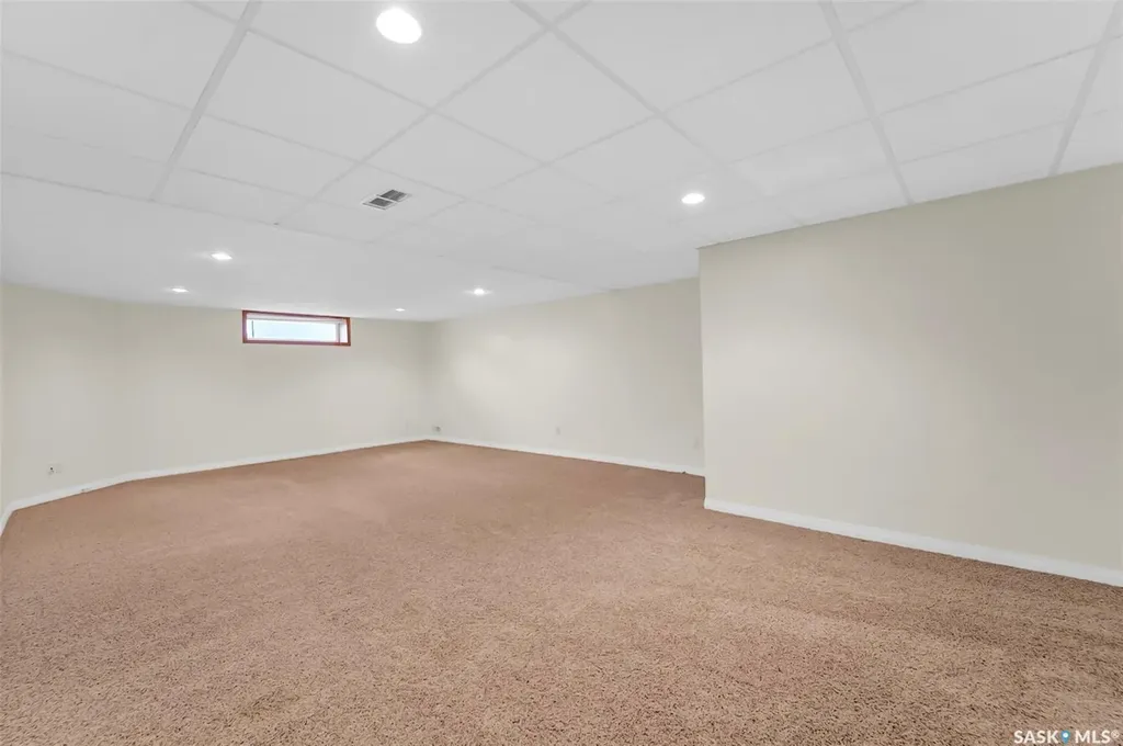 735 Fairbrother Avenue Saskatoon SK S7S 1H8