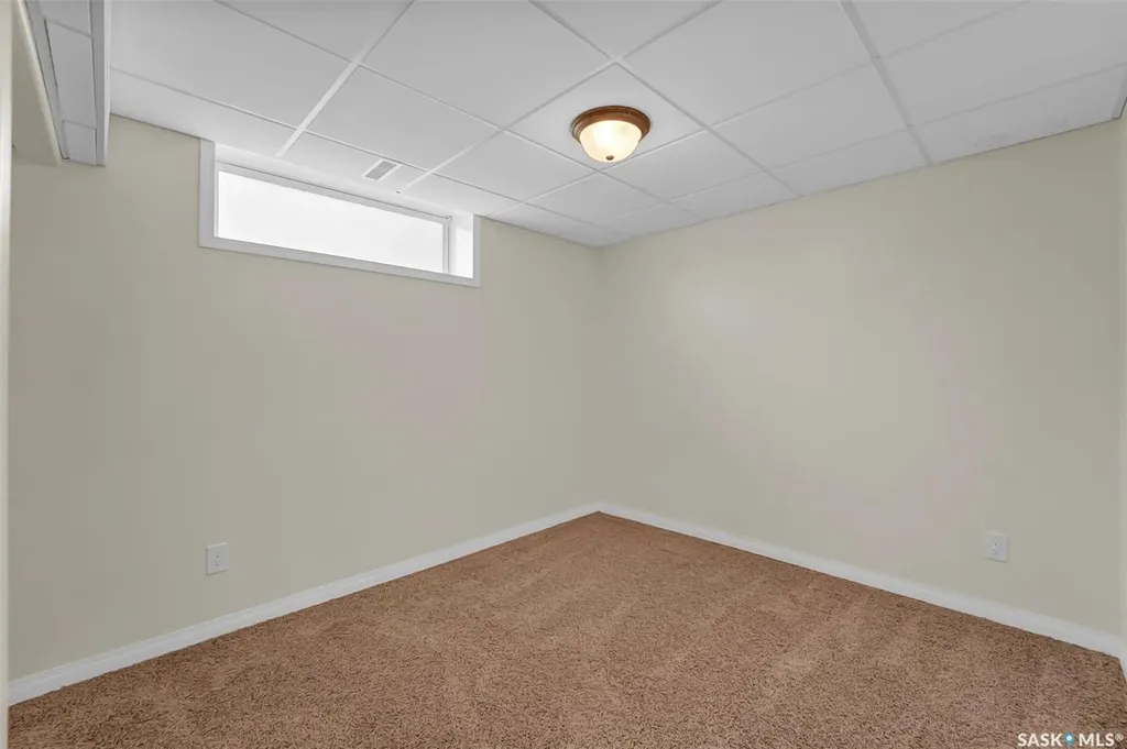 735 Fairbrother Avenue Saskatoon SK S7S 1H8