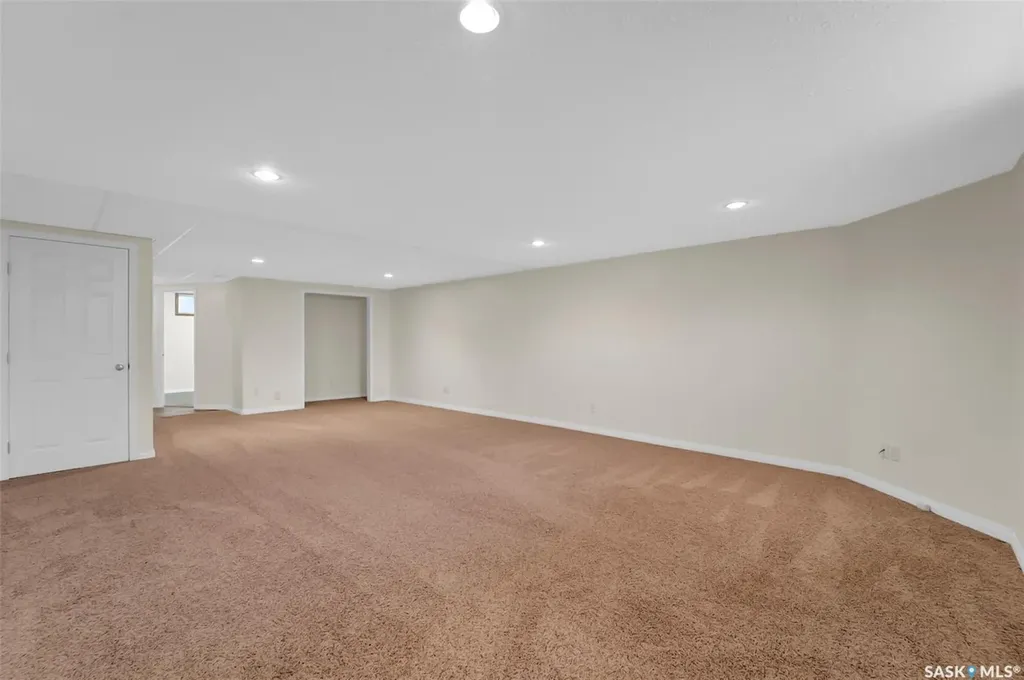 735 Fairbrother Avenue Saskatoon SK S7S 1H8