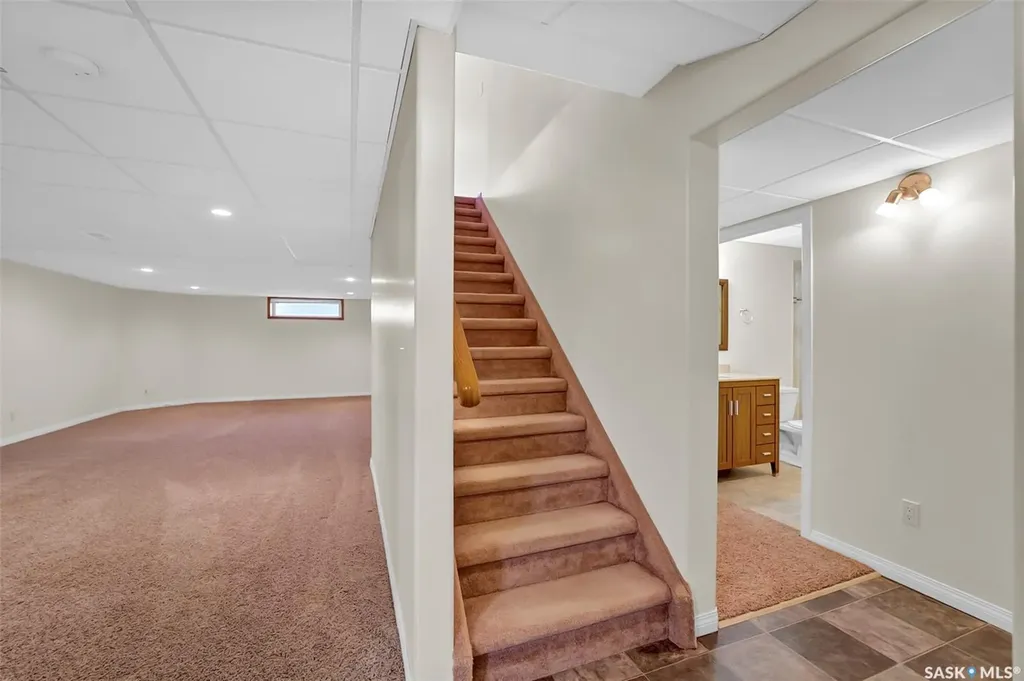 735 Fairbrother Avenue Saskatoon SK S7S 1H8