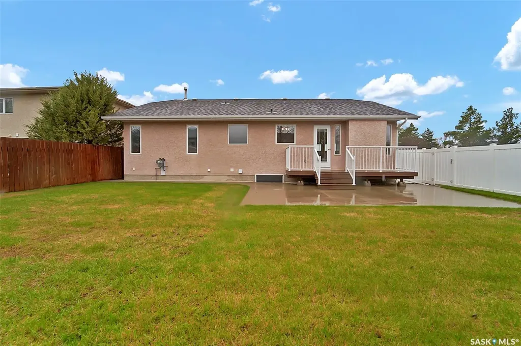 735 Fairbrother Avenue Saskatoon SK S7S 1H8