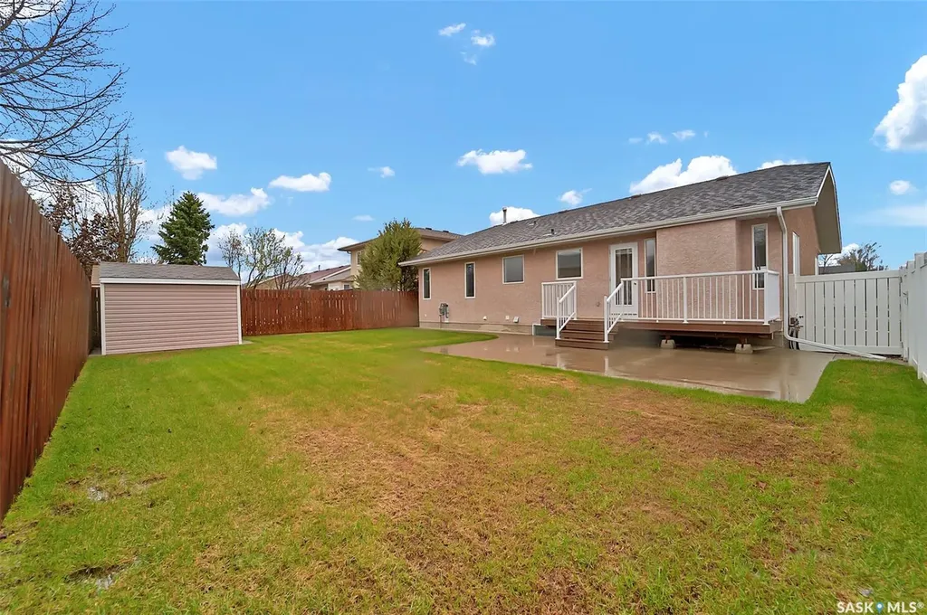 735 Fairbrother Avenue Saskatoon SK S7S 1H8