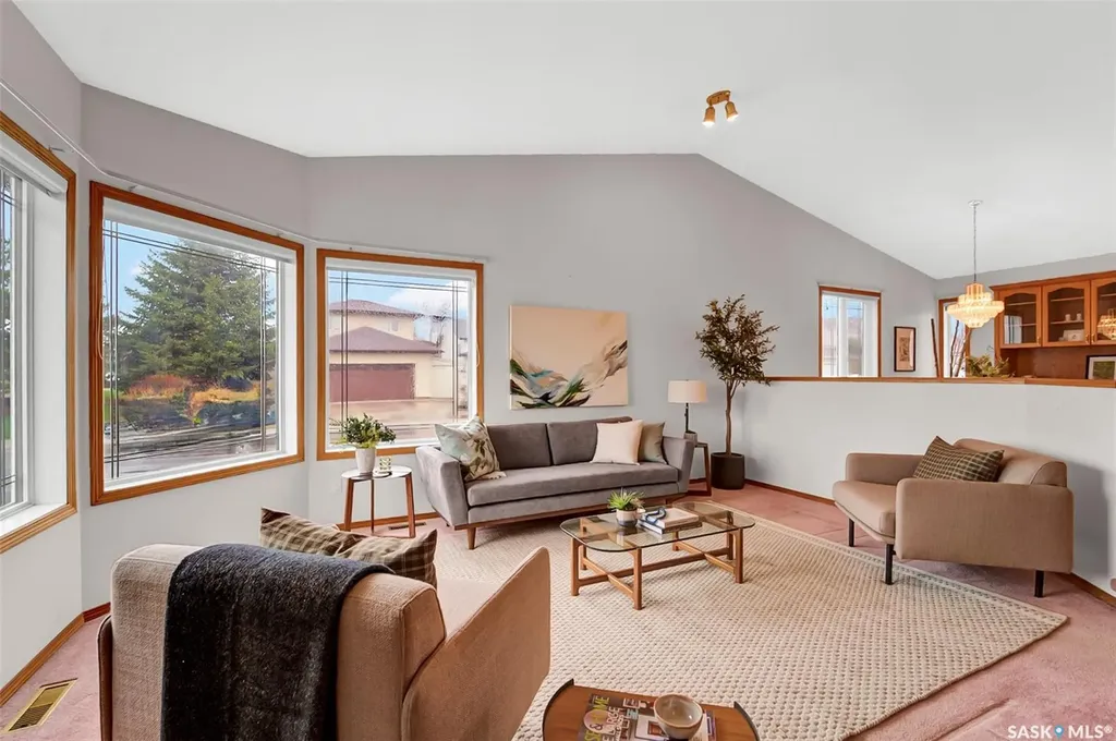 735 Fairbrother Avenue Saskatoon SK S7S 1H8