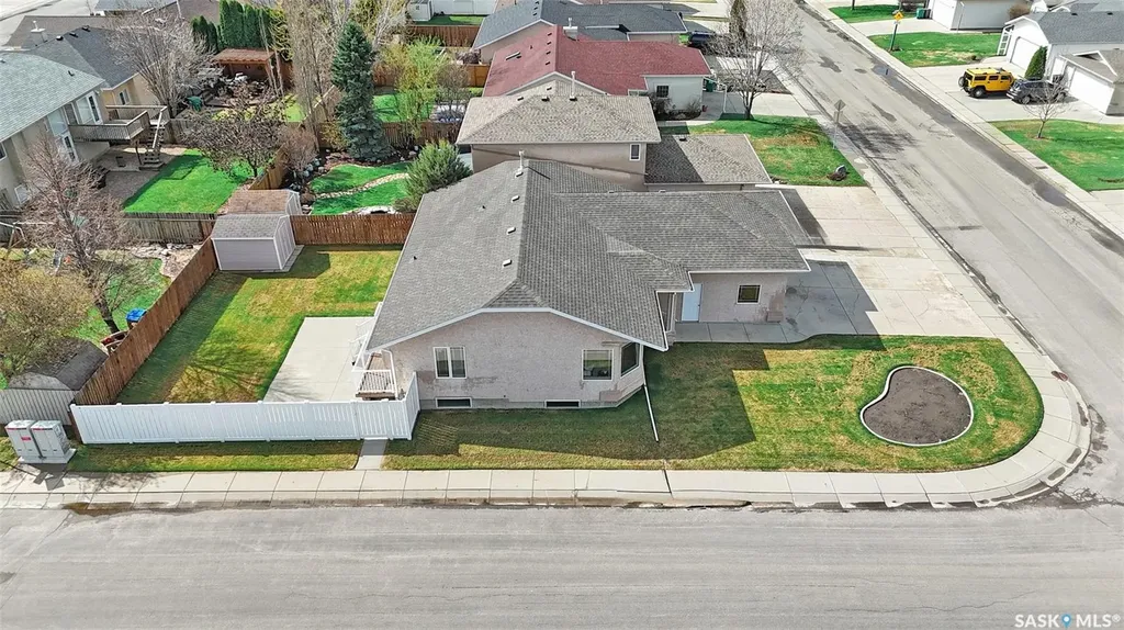 735 Fairbrother Avenue Saskatoon SK S7S 1H8