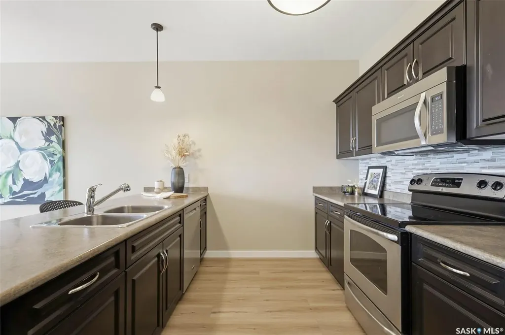 451 Henick Crescent Saskatoon SK S7R 0J4