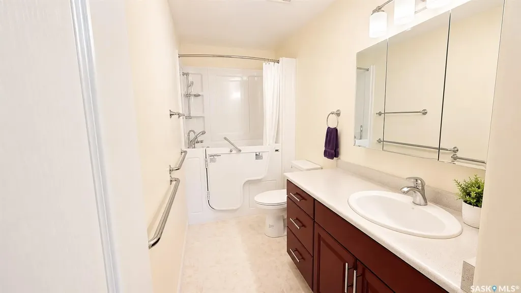 2419 Buhler Avenue North Battleford SK S9A 1R2