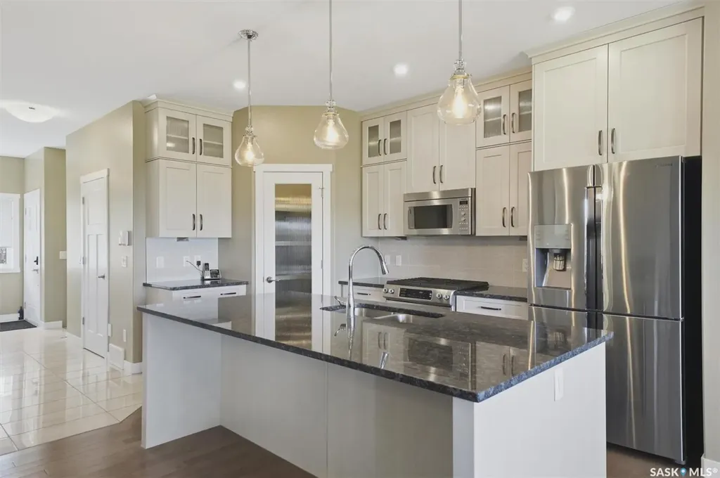 542 Pringle Crescent Saskatoon SK S7T 0W9