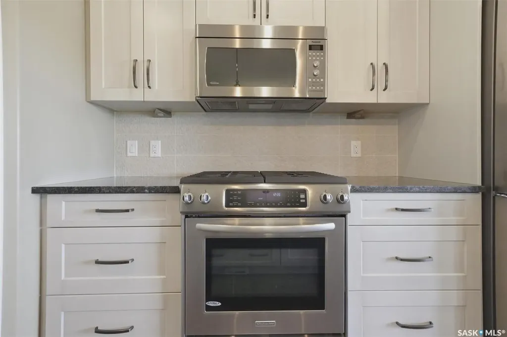 542 Pringle Crescent Saskatoon SK S7T 0W9