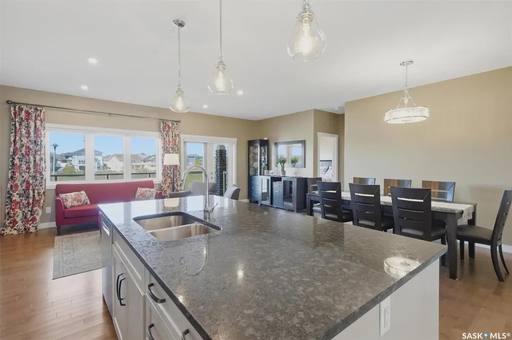 542 Pringle Crescent Saskatoon SK S7T 0W9