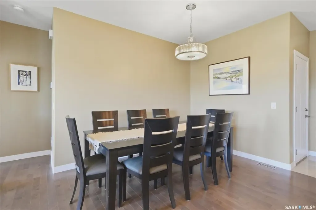 542 Pringle Crescent Saskatoon SK S7T 0W9