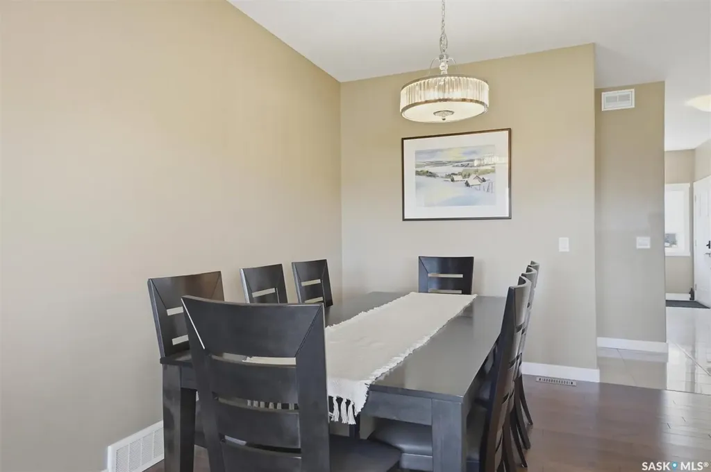 542 Pringle Crescent Saskatoon SK S7T 0W9