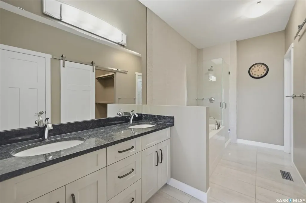 542 Pringle Crescent Saskatoon SK S7T 0W9