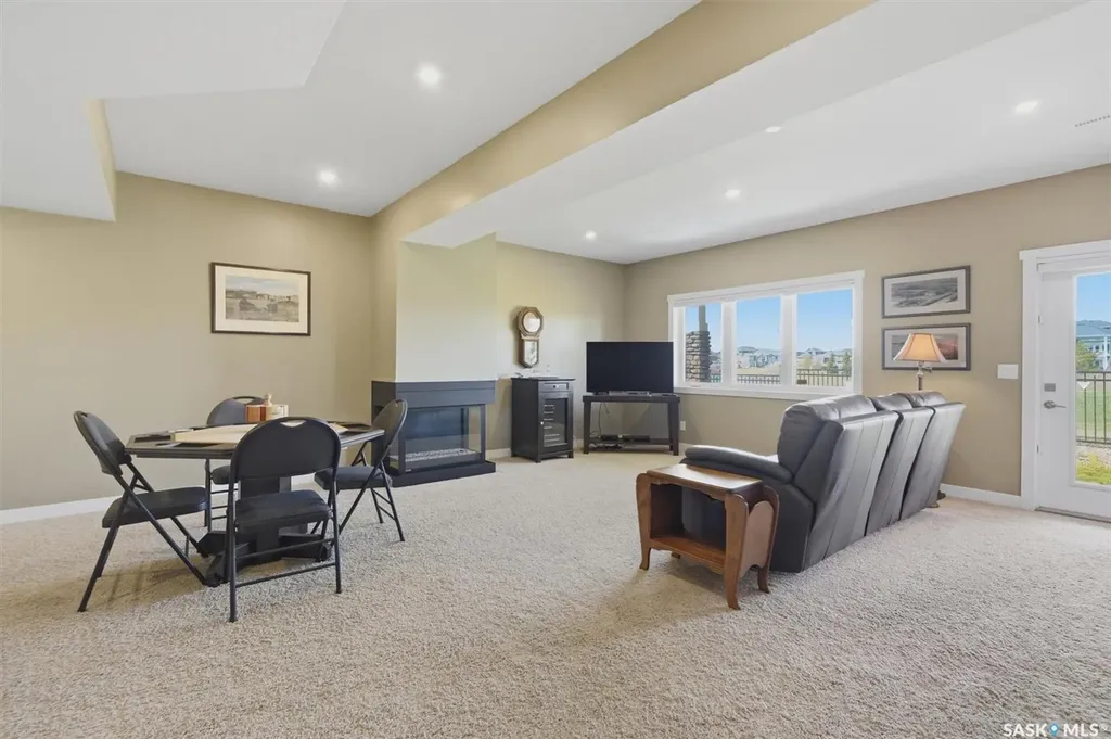 542 Pringle Crescent Saskatoon SK S7T 0W9