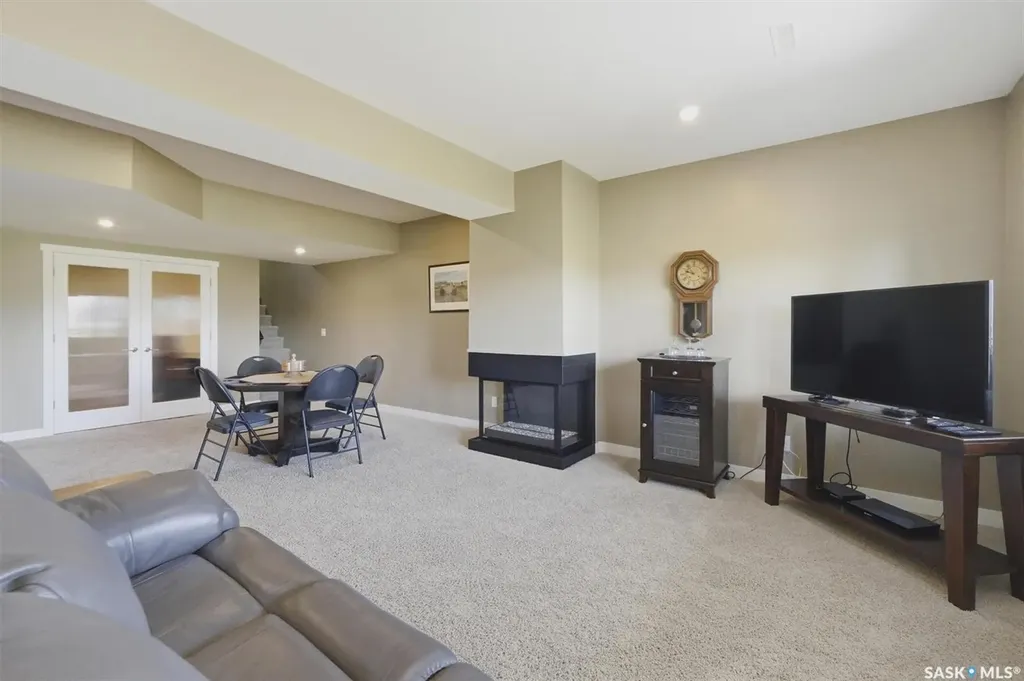 542 Pringle Crescent Saskatoon SK S7T 0W9