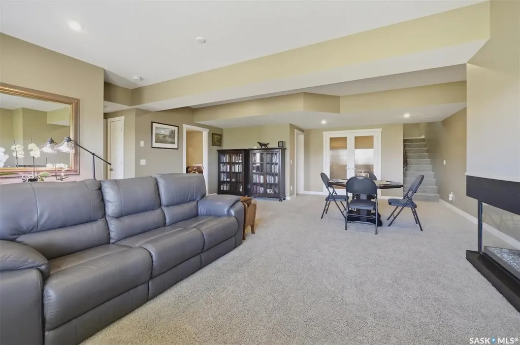 542 Pringle Crescent Saskatoon SK S7T 0W9