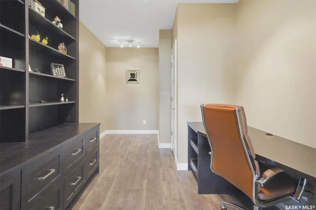 542 Pringle Crescent Saskatoon SK S7T 0W9
