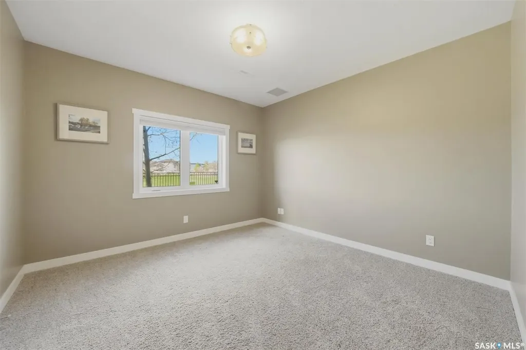 542 Pringle Crescent Saskatoon SK S7T 0W9