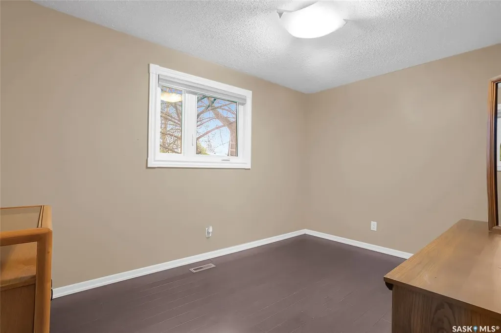 606 Wardlow Road Saskatoon SK S7M 4C9