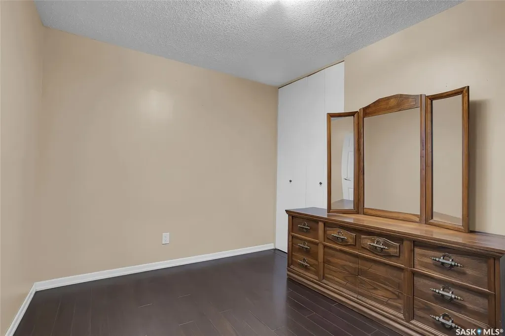 606 Wardlow Road Saskatoon SK S7M 4C9