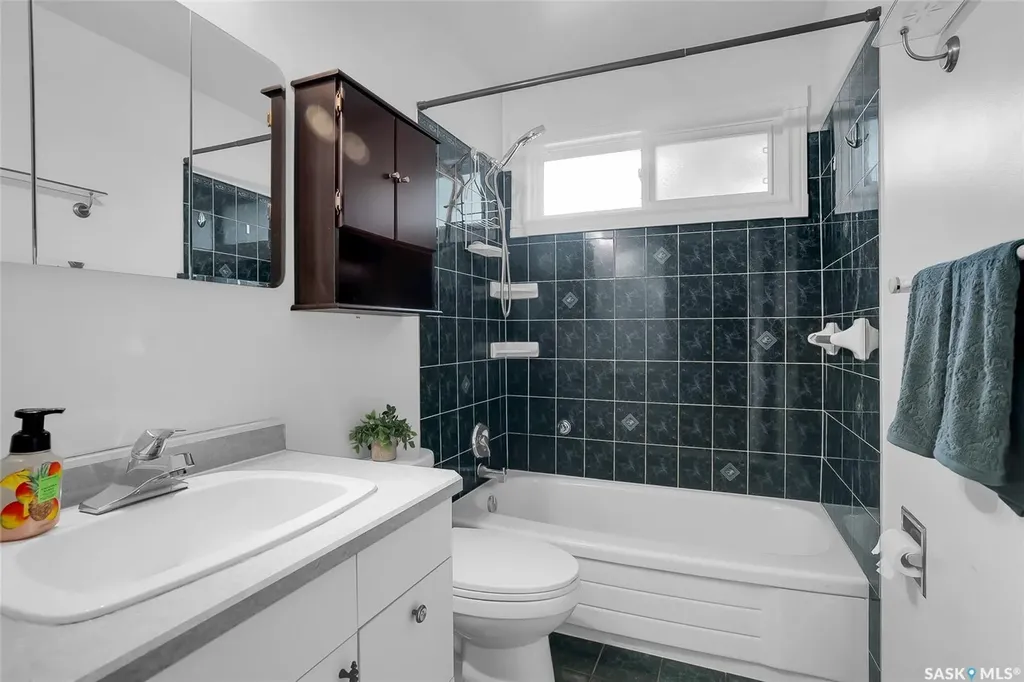606 Wardlow Road Saskatoon SK S7M 4C9
