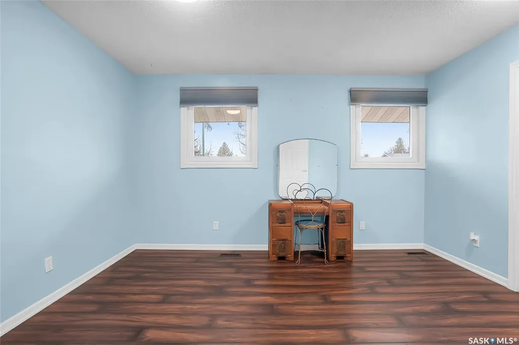 606 Wardlow Road Saskatoon SK S7M 4C9
