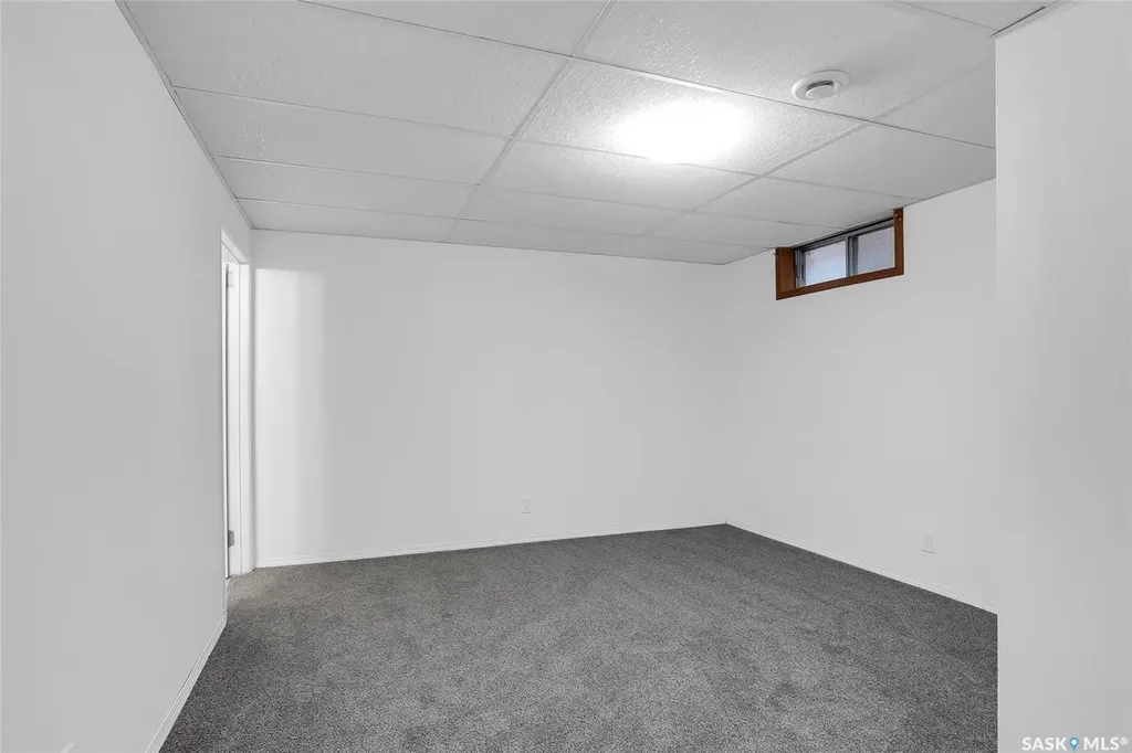 606 Wardlow Road Saskatoon SK S7M 4C9