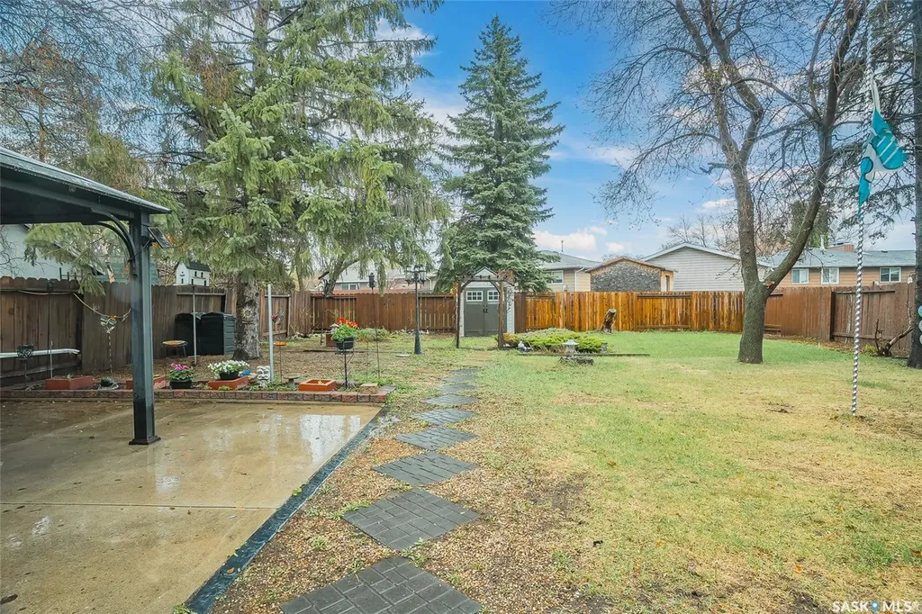 606 Wardlow Road Saskatoon SK S7M 4C9