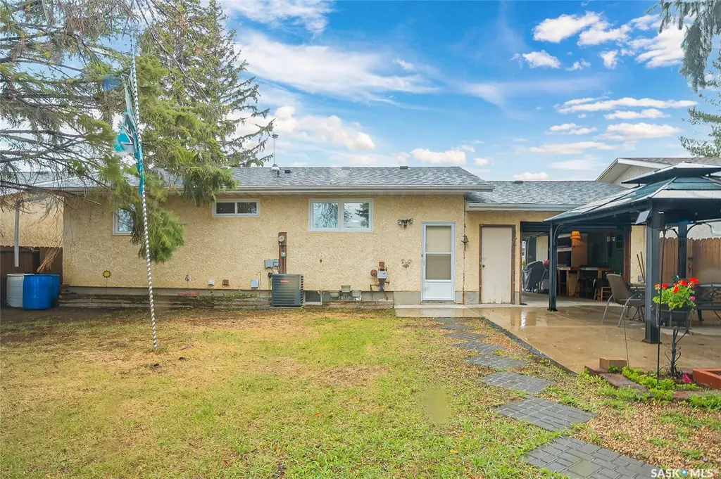 606 Wardlow Road Saskatoon SK S7M 4C9